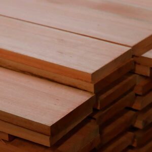 Tablas aserradas para muebles